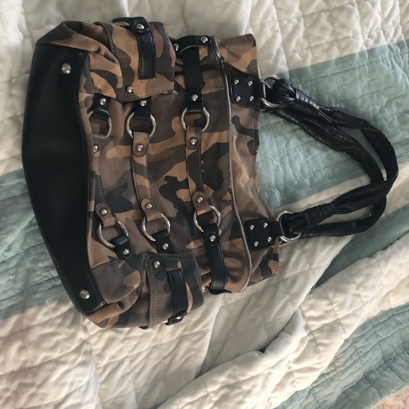 B Makowsky leather camp shoulder purse - Picture 4 of 8